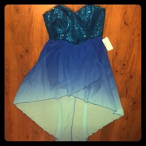Flared strapless dress